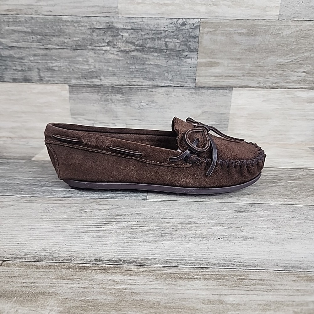 Minnetonka Youth Moccassin Size 1 Slip On Brown Little Kids NEW NWOB